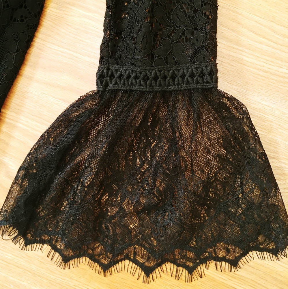 Black lace dress - Picture 3 of 7